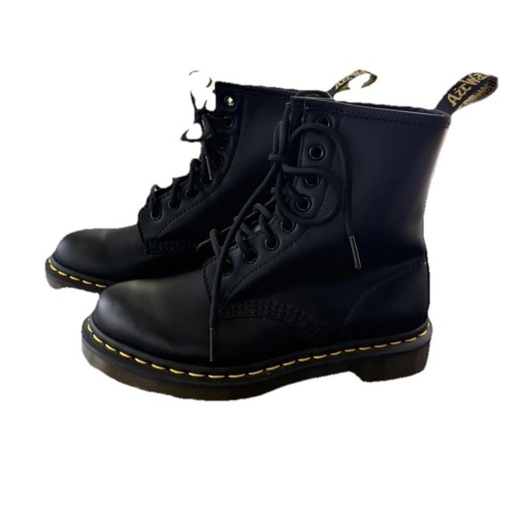 Dr. Martens Shoes - Women's Dr. Martens 1460 Black Size 5 Boots Great Condition